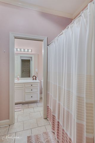 6521 N Lakeshore Drive, Shreveport, LA 71107