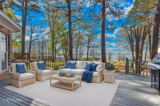 6521 N Lakeshore Drive, Shreveport, LA 71107