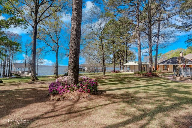 6521 N Lakeshore Drive, Shreveport, LA 71107