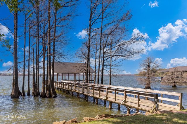 6521 N Lakeshore Drive, Shreveport, LA 71107