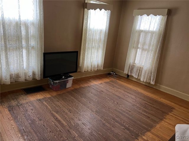 221 Park Avenue, Oneida, NY 13421