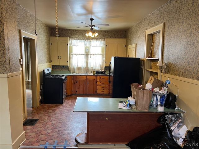 221 Park Avenue, Oneida, NY 13421