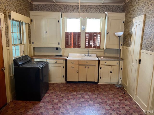 221 Park Avenue, Oneida, NY 13421