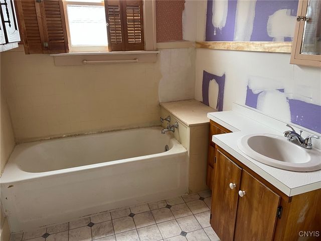 221 Park Avenue, Oneida, NY 13421