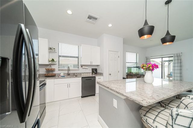 927 NE 18th ST, Cape Coral, FL 33909