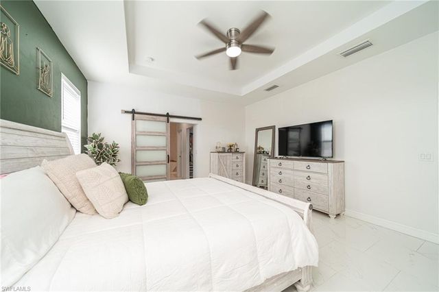 927 NE 18th ST, Cape Coral, FL 33909