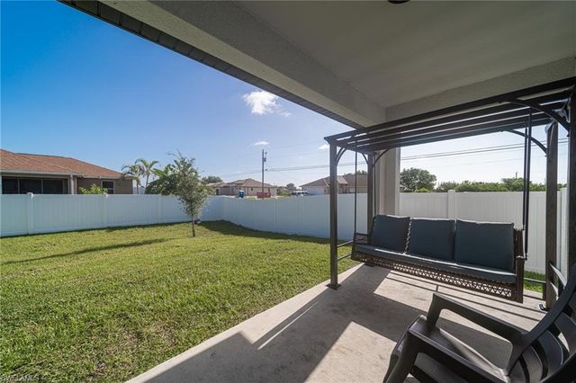927 NE 18th ST, Cape Coral, FL 33909