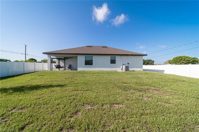 927 NE 18th ST, Cape Coral, FL 33909