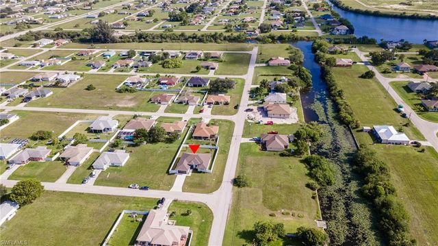 927 NE 18th ST, Cape Coral, FL 33909