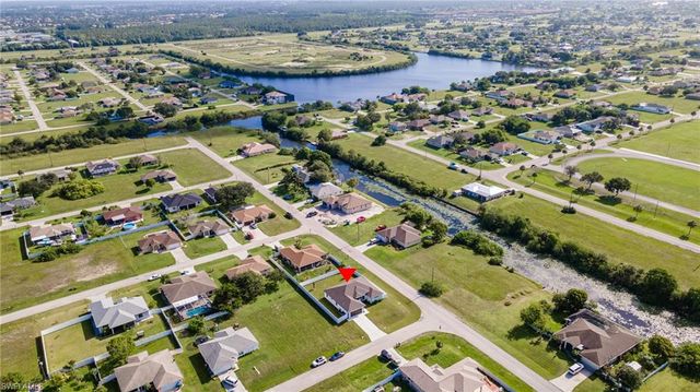 927 NE 18th ST, Cape Coral, FL 33909