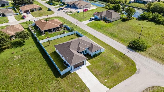 927 NE 18th ST, Cape Coral, FL 33909