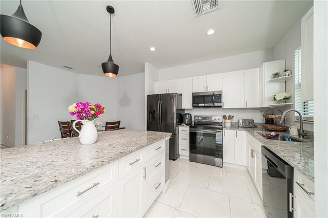 927 NE 18th ST, Cape Coral, FL 33909