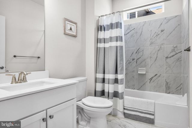 208 CONGRESSIONAL CT, Moorestown, NJ 08057