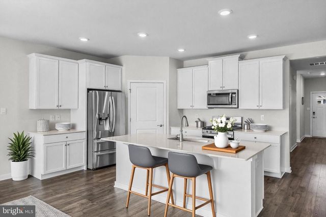 208 CONGRESSIONAL CT, Moorestown, NJ 08057