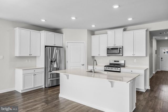 208 CONGRESSIONAL CT, Moorestown, NJ 08057