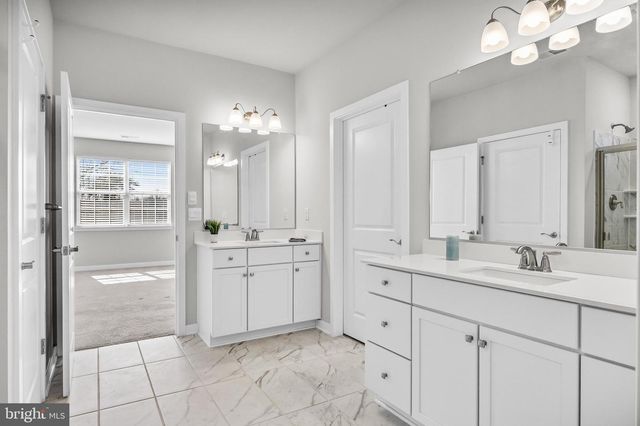 208 CONGRESSIONAL CT, Moorestown, NJ 08057