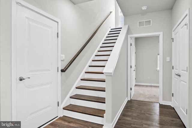 208 CONGRESSIONAL CT, Moorestown, NJ 08057