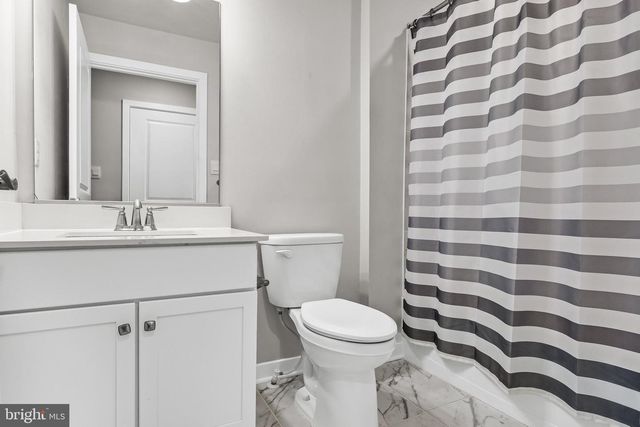 208 CONGRESSIONAL CT, Moorestown, NJ 08057