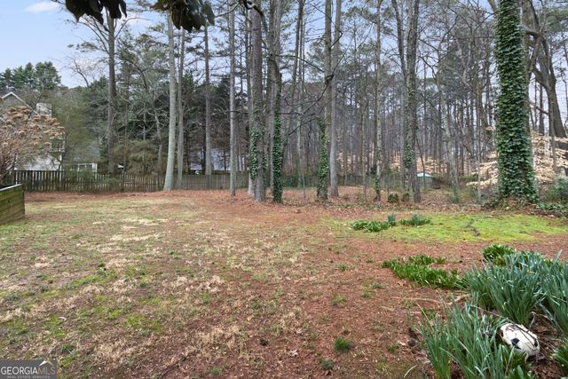 511 Shore Drive NW, Suwanee, GA 30024