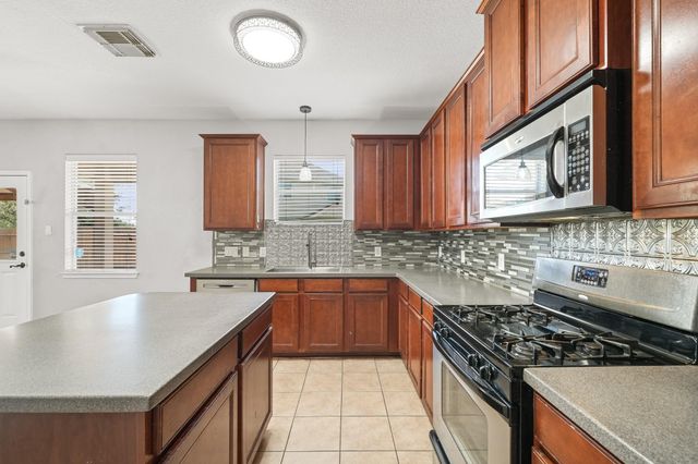 7408 Newport Lane, Pearland, TX 77584
