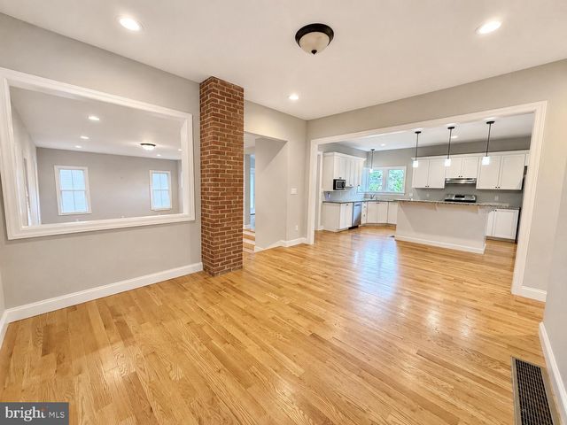 202 S 2ND ST, Lewisburg, PA 17837