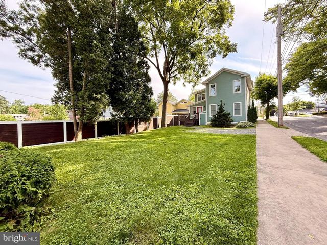 202 S 2ND ST, Lewisburg, PA 17837