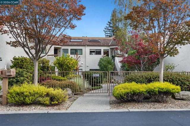3258 Ptarmigan Dr 3B, Walnut Creek, CA 94595