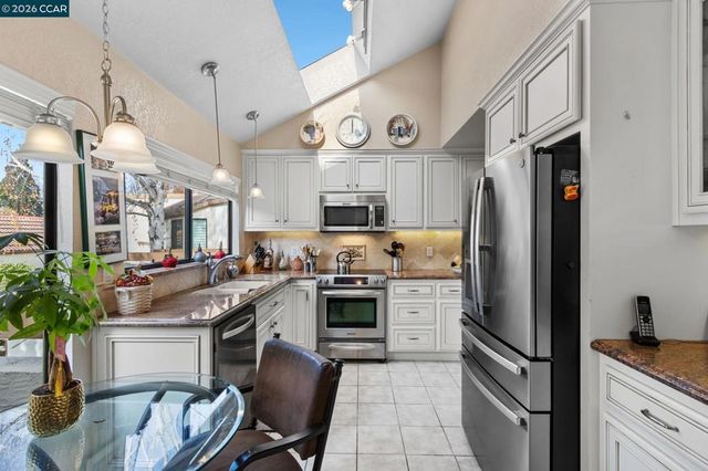 3258 Ptarmigan Dr 3B, Walnut Creek, CA 94595