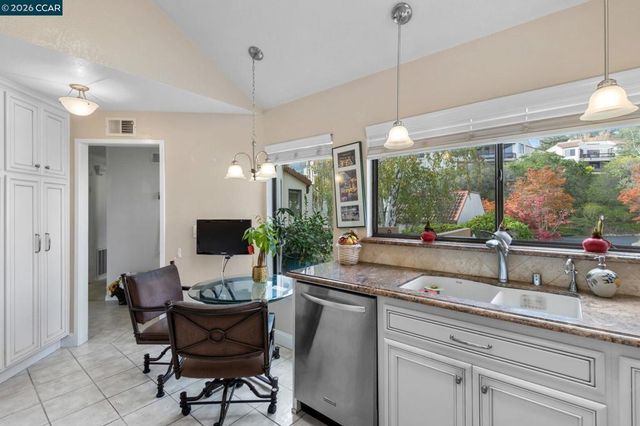 3258 Ptarmigan Dr 3B, Walnut Creek, CA 94595