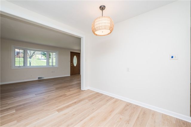 101 Meadow St, Peters Twp, PA 15317