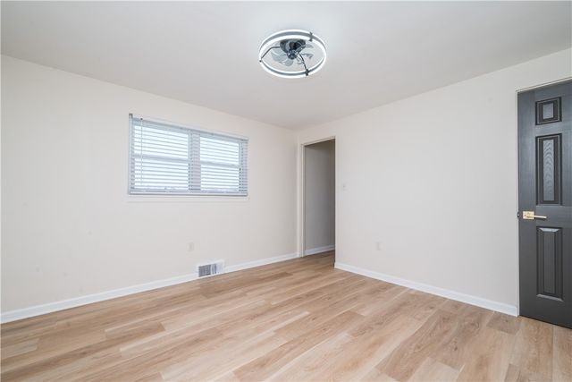 101 Meadow St, Peters Twp, PA 15317