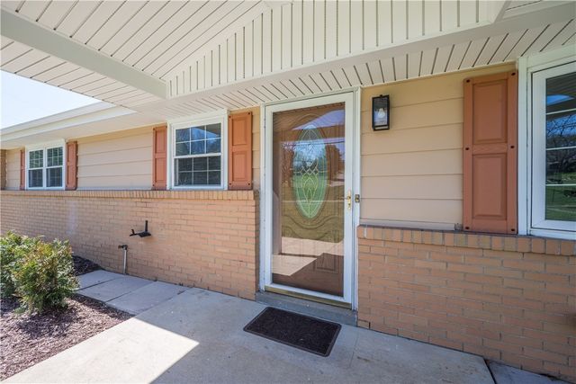 101 Meadow St, Peters Twp, PA 15317