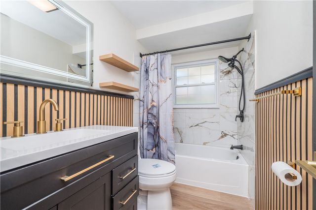 101 Meadow St, Peters Twp, PA 15317