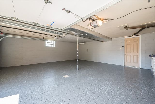 101 Meadow St, Peters Twp, PA 15317