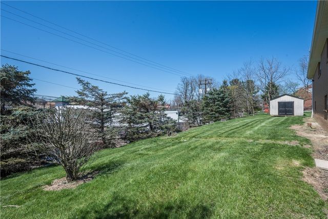 101 Meadow St, Peters Twp, PA 15317