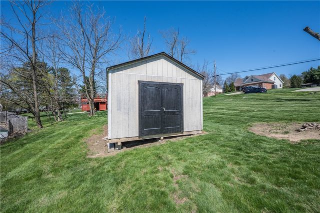 101 Meadow St, Peters Twp, PA 15317
