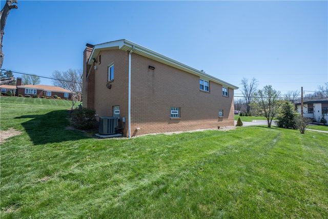 101 Meadow St, Peters Twp, PA 15317