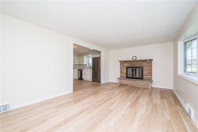 101 Meadow St, Peters Twp, PA 15317