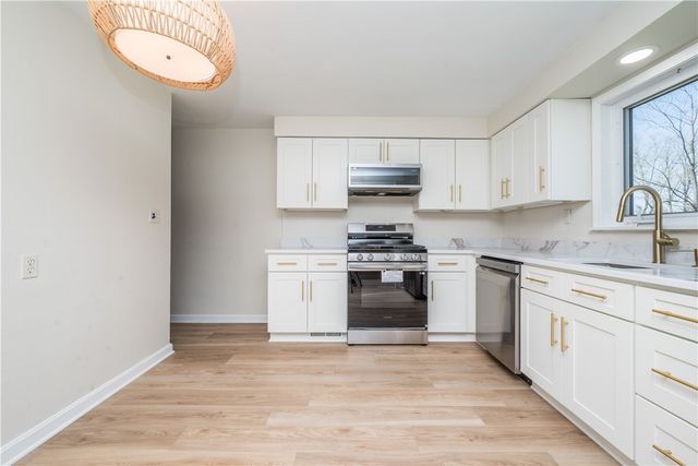 101 Meadow St, Peters Twp, PA 15317