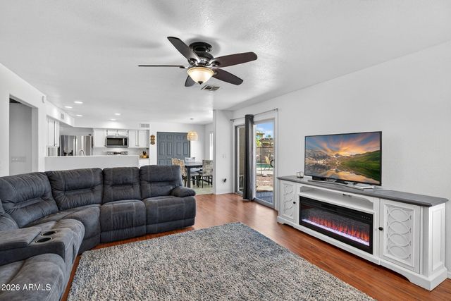 4719 E ROCKLEDGE Road, Phoenix, AZ 85044