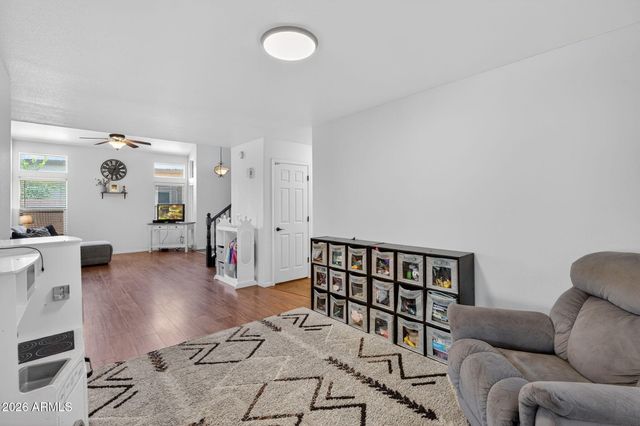 4719 E ROCKLEDGE Road, Phoenix, AZ 85044