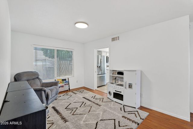 4719 E ROCKLEDGE Road, Phoenix, AZ 85044