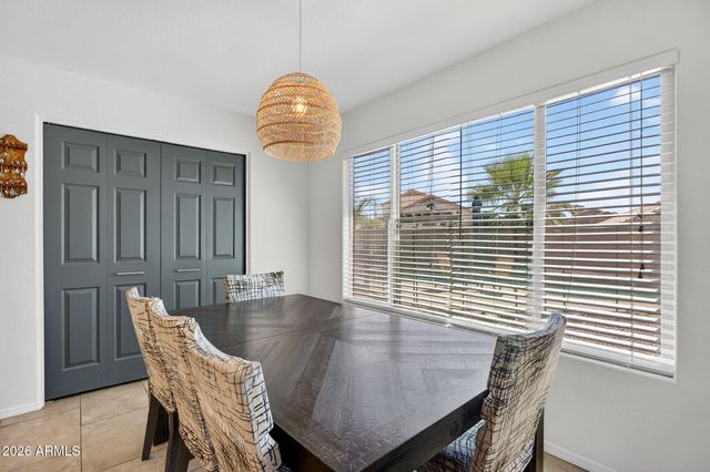 4719 E ROCKLEDGE Road, Phoenix, AZ 85044