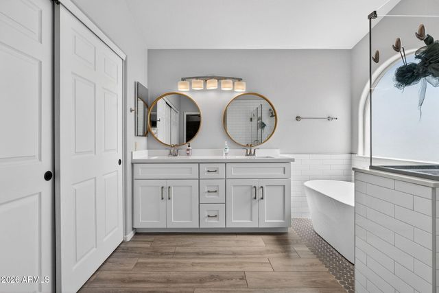 4719 E ROCKLEDGE Road, Phoenix, AZ 85044