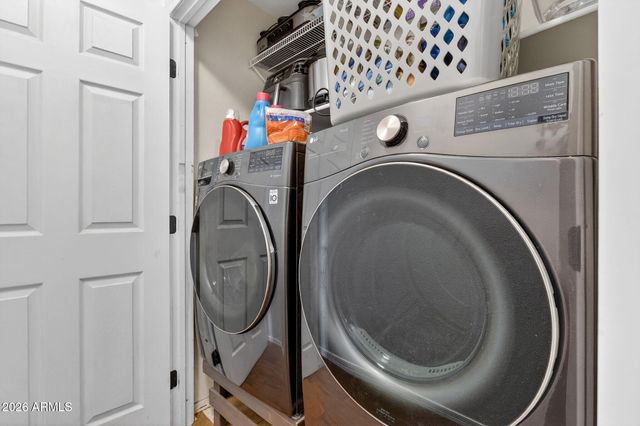 4719 E ROCKLEDGE Road, Phoenix, AZ 85044