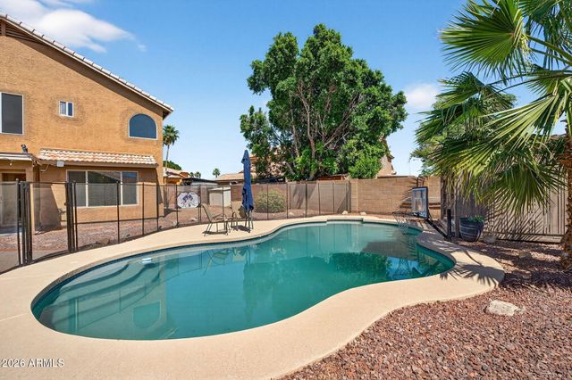 4719 E ROCKLEDGE Road, Phoenix, AZ 85044