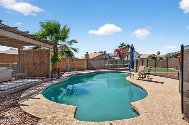 4719 E ROCKLEDGE Road, Phoenix, AZ 85044