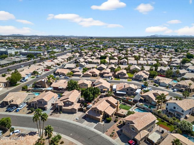 4719 E ROCKLEDGE Road, Phoenix, AZ 85044