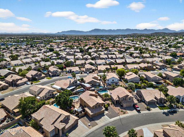 4719 E ROCKLEDGE Road, Phoenix, AZ 85044