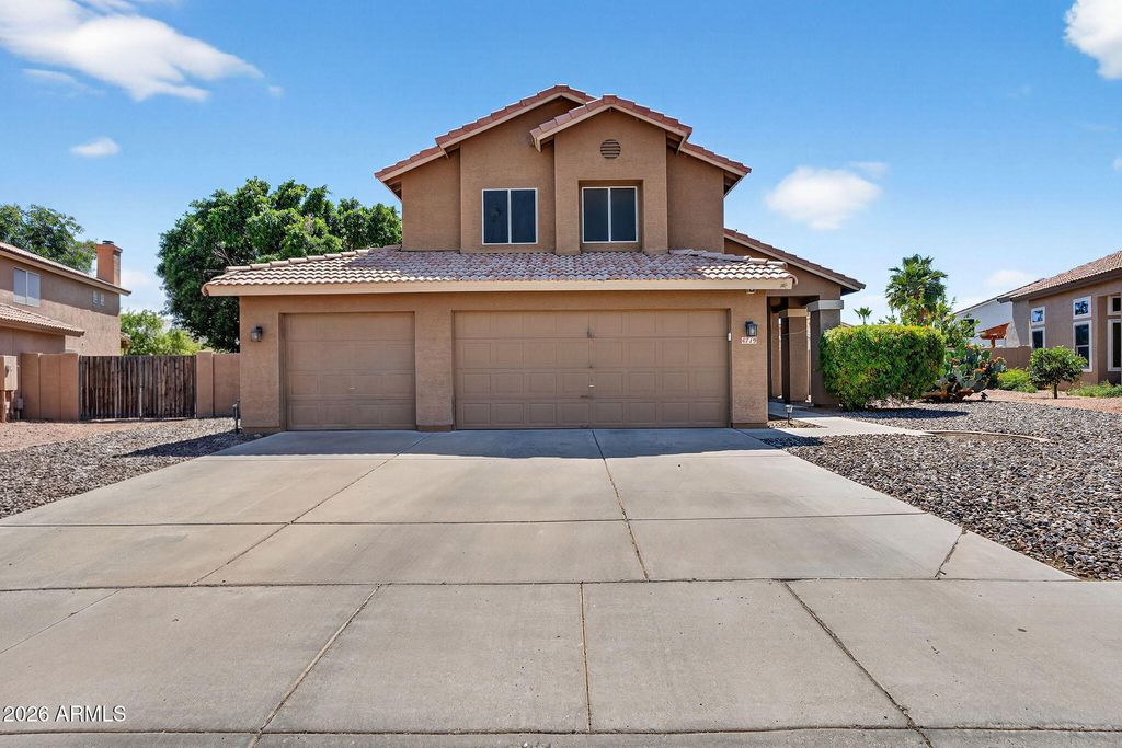 4719 E ROCKLEDGE Road, Phoenix, AZ 85044